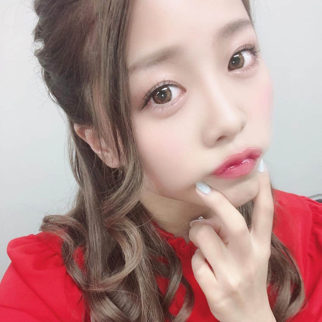 加藤ゆりなさんのインスタグラム写真 加藤ゆりなinstagram メイクしてもらうとやっぱり自分のメイクよりなんか目が大きく見えたりするなんでだ 不思議すぎるんだけど って感情なってメイクの勉強もっとしなければ って思いましたㅇㅁㅇ メイク ヘア