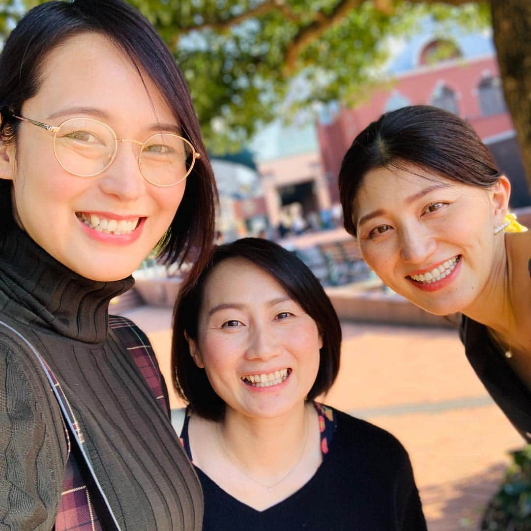 大山加奈さんのインスタグラム写真 - (大山加奈Instagram)「. . すぎさんリクエストで ボールみたいにまんまるなお腹を レシーブ&トス🤣🤣🤣 . . #杉山祥子 さん #すぎさん #渋谷理恵 さん  #しぶさん」10月22日 16時32分 - kanaoyama0619