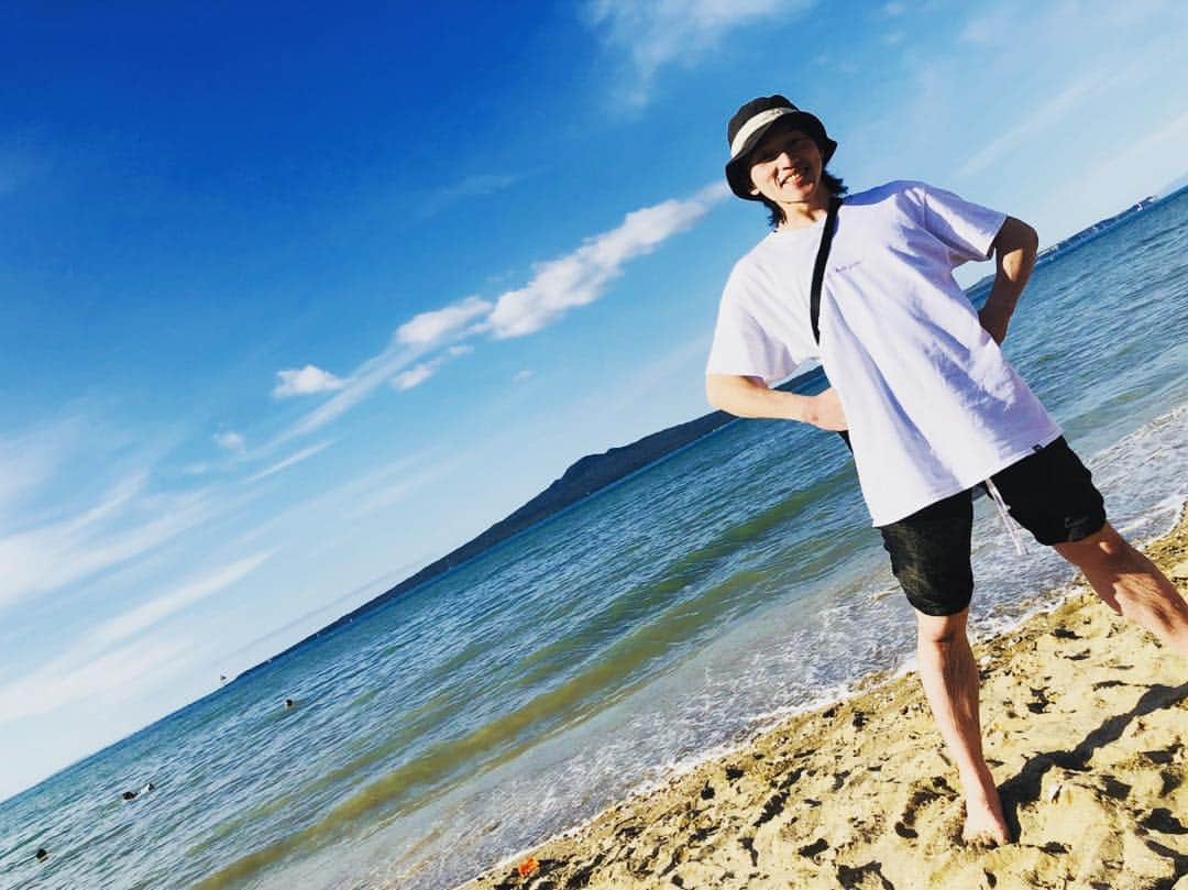 清水啓太のインスタグラム：「アツい季節がやってきた🏝」