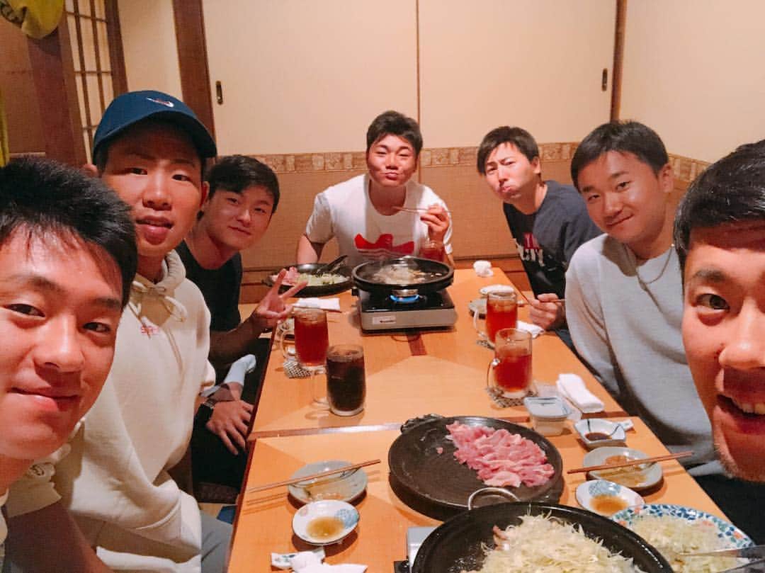 鈴木遼太郎のインスタグラム：「. 今日は同期会！ 楽しい時間でした！ . たくさんの人に支えられて先日、試合復帰することができました。感謝の気持ちを忘れずにまた明日から頑張っていきます！ . #西村天裕  #宮台康平  #清宮幸太郎  #田中瑛斗  #難波侑平  #北浦竜次  #鈴木遼太郎」