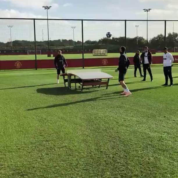 ルーク・ショーのインスタグラム：「Maybe next time @nemanjamatic 😉」