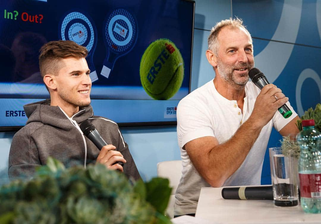 ドミニク・ティエムさんのインスタグラム写真 - (ドミニク・ティエムInstagram)「Had a nice talk with a real legend today at the kidsday @erstebankopen ! 🎾🎙 #atp500 #muster #heretocreate #4ocean」10月23日 2時13分 - domithiem