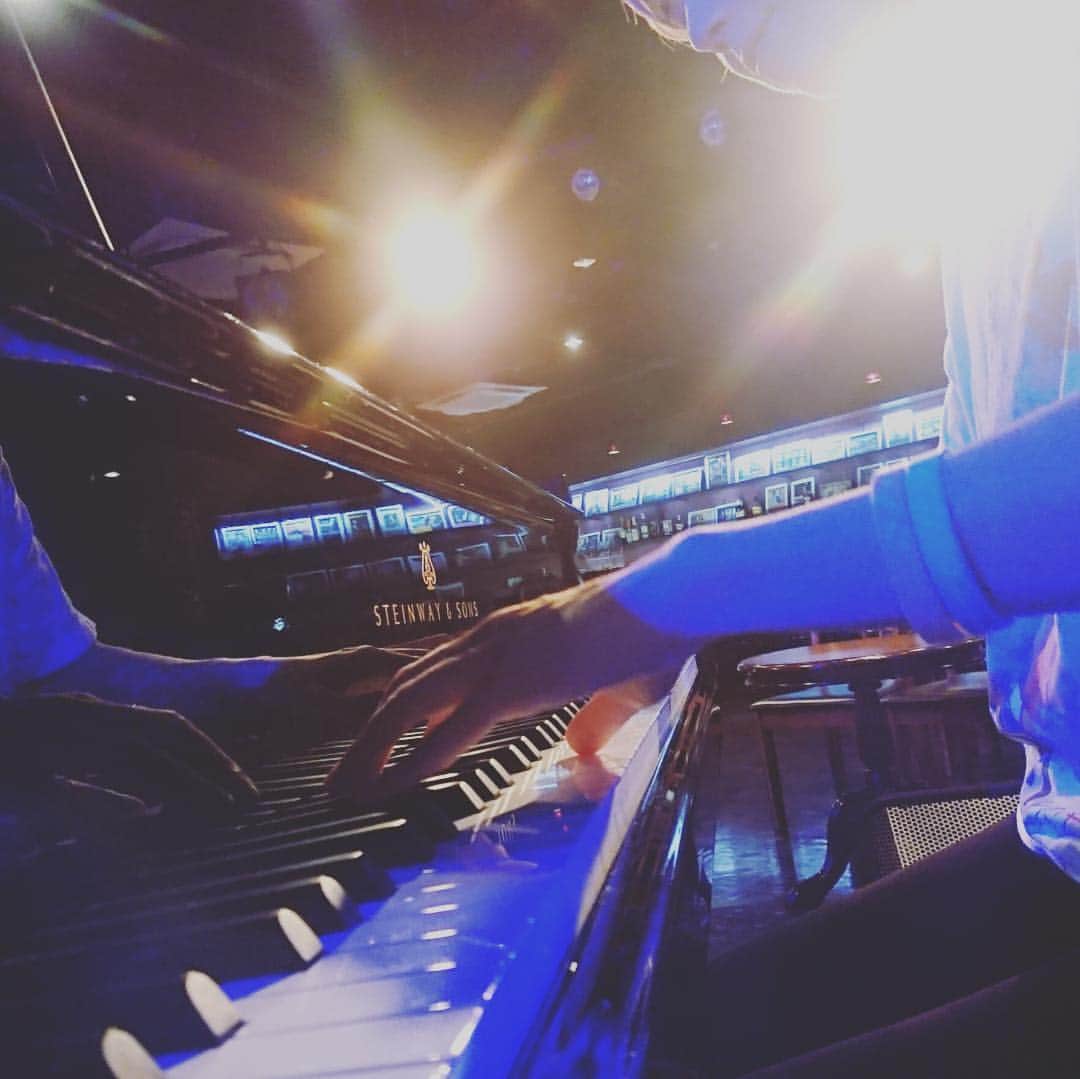 miroのインスタグラム：「広島公演両部めっちゃ楽しかったです🎹😇😇🏯🍁」