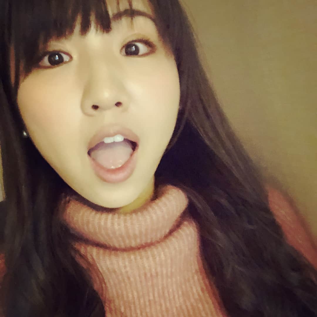 阿部真央のインスタグラム：「‪おはようございます☀️フラゲ日の本日は、昨日に引き続きプロモーション。今日も楽しみ🙋‍♀️‬ ‪ニューシングル共々よろしくお願いします✨みなさん良い1日を🙏‬ ‪ #阿部真央‬」