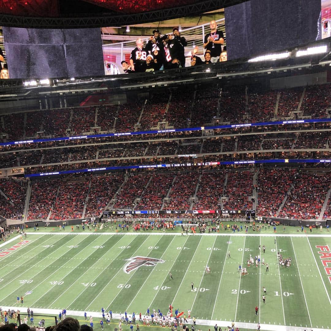 コリン・オドナヒューさんのインスタグラム写真 - (コリン・オドナヒューInstagram)「2nd @nfl game! @atlantafalcons v @nygiants !! Good times!!!!」10月23日 10時05分 - colinodonoghue1