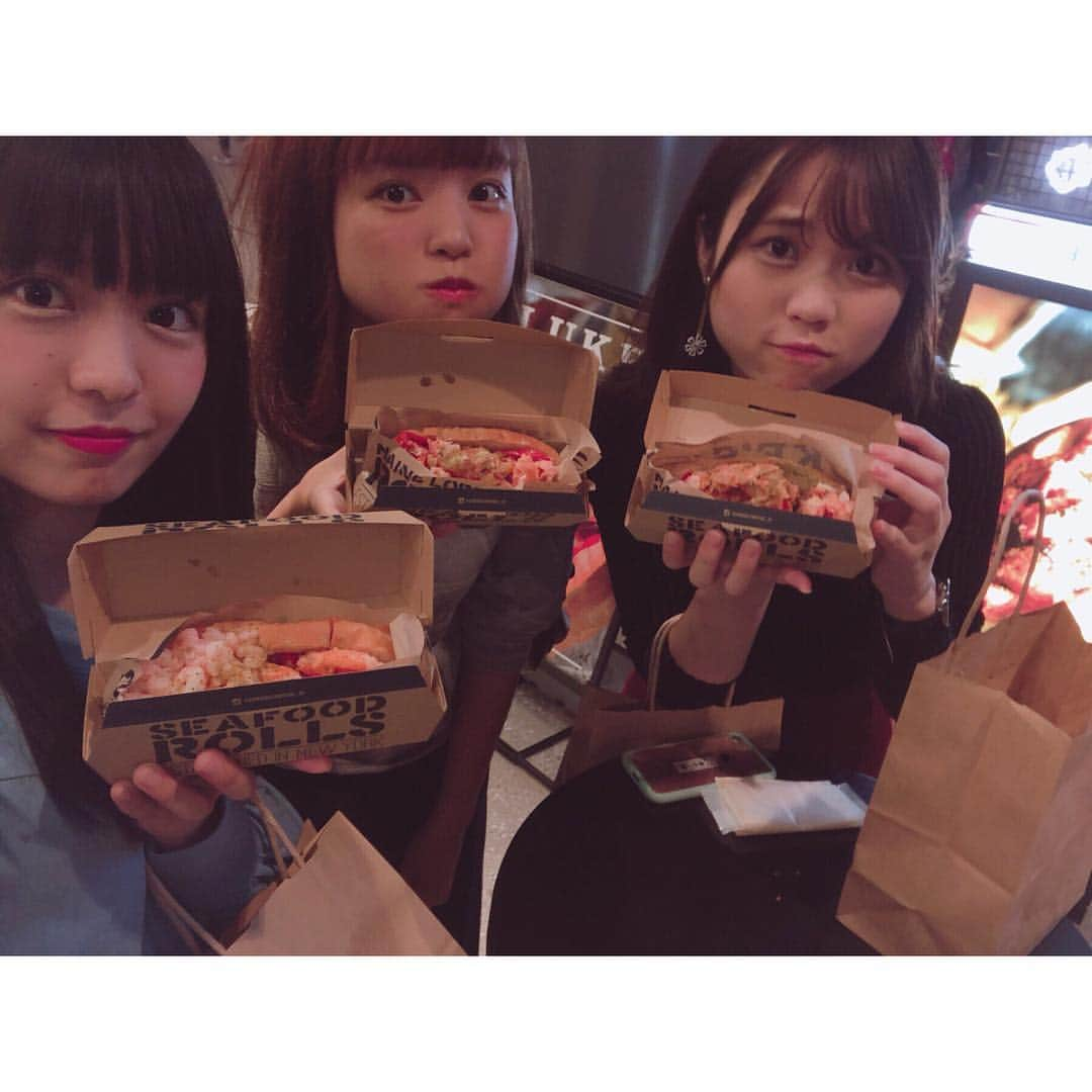 朝倉ゆりさんのインスタグラム写真 - (朝倉ゆりInstagram)「前に食べた #ロブスターロール ❤️ ゆりはロブスター&シュリンプロールにしたよ🦐 ロブスター初めて食べた！ なんかカニのような食感で不思議な味がした！ とっても食べやすくて美味しかったよお(*^･^)❤️ #gm #lukeslobster #lobsters #lobsterroll #shrimp #shrimproll #渋谷 #shibuyastream #shibuya #アイドル #エラバレシ #グルメ #instafood #food」10月23日 10時21分 - eb_loverinko