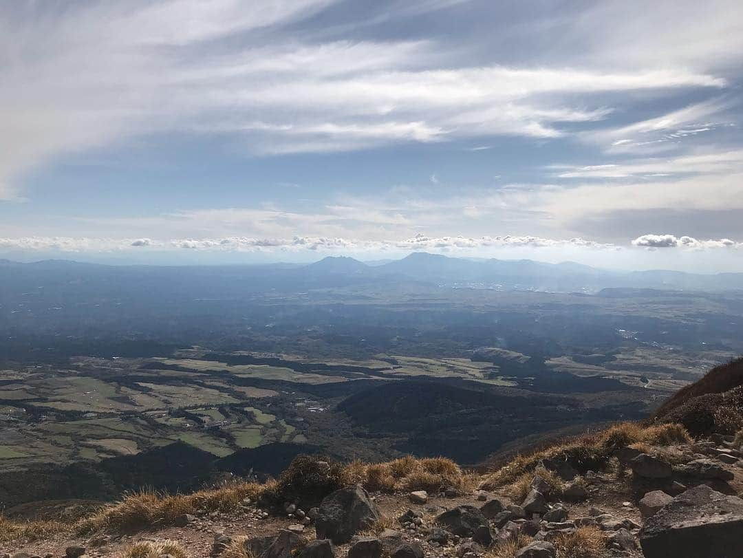 ゆふいん温泉　日の春旅館さんのインスタグラム写真 - (ゆふいん温泉　日の春旅館Instagram)「久住山に登山に行ってきました。 とてもきれいな紅葉でした。  #九州 #由布院 #温泉 #お風呂 #旅行 #登山  #紅葉  #久住山 #野焼き #キャンプ#canp #kyusyu #yufuin #ryokan #mountain #onsen #bath #travel  #유후인 #hotsprings」10月23日 12時26分 - hinoharu_ryokan