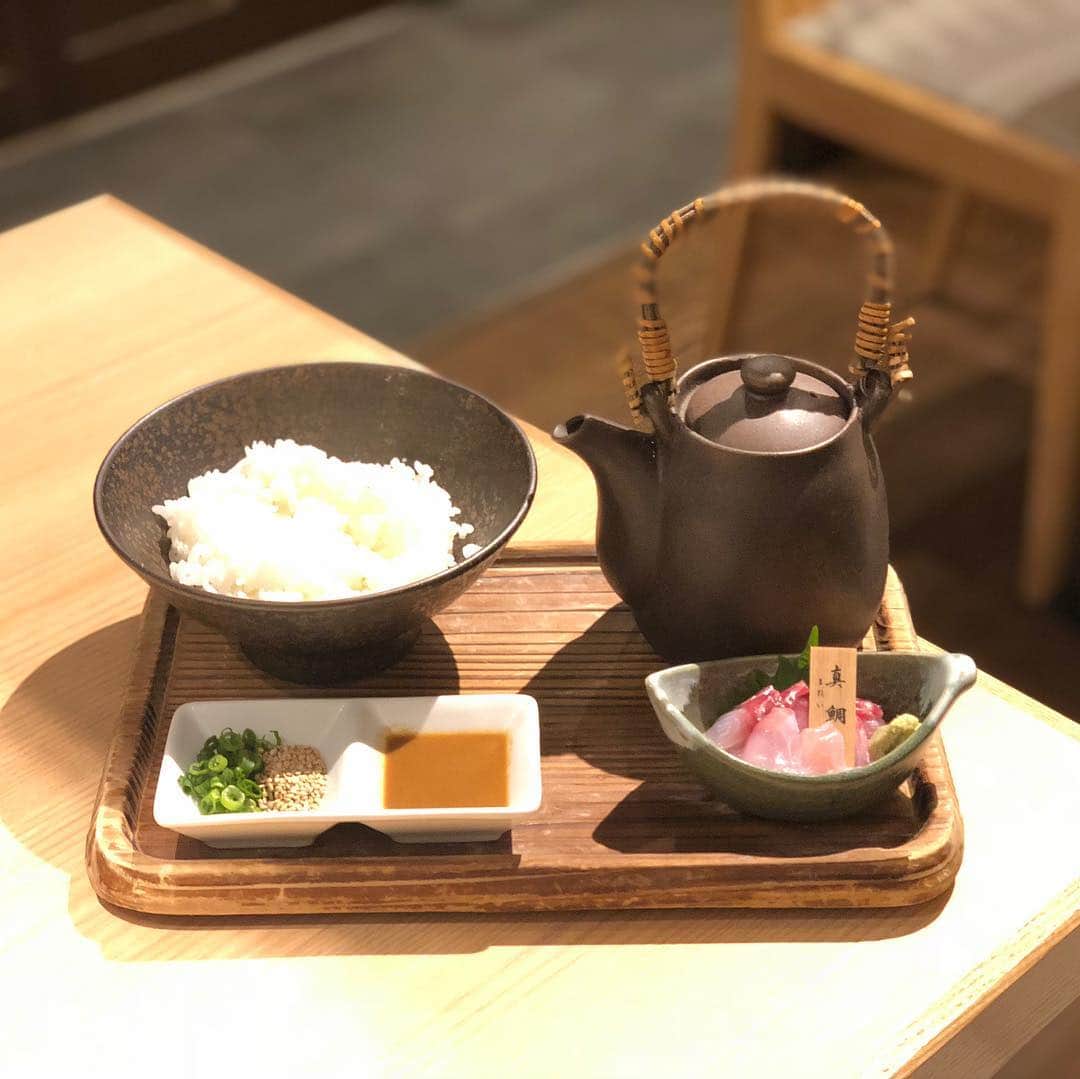 松阪ゆうきのインスタグラム：「お茶漬けが 美味しい季節です💕  #お茶漬け  #鯛茶漬け」