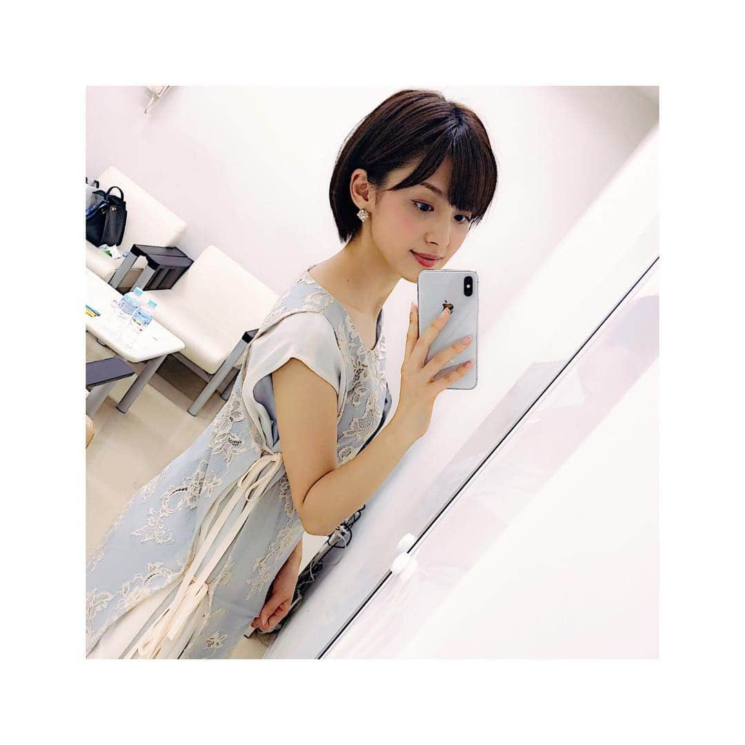 宮司愛海さんのインスタグラム写真 - (宮司愛海Instagram)「今日夜8時からは #潜在能力テスト ✨ 今夜のゲストはこちらの方々💁‍♀️ . #アンミカ さん #井上裕介 さん #大久保佳代子 さん #岡田圭右 さん #カミナリ のおふたり #草野満代 さん #杉本雛乃 さん #辻本達規 さん #向井慧 さん #平田雄也 さん #的場浩司 さん #眞鍋かをり さん #モーリーロバートソン さん . 向井さん・辻本さん師弟コンビのやりとりや、モーリーさんにご注目🙌笑 . この日の衣装は、横から見ると前身頃と後ろ身頃がリボンで繋がれているデザインで可愛いかったです✨ 正面からだとチャイナドレスみたい？🤔」10月23日 16時03分 - manami_miyaji