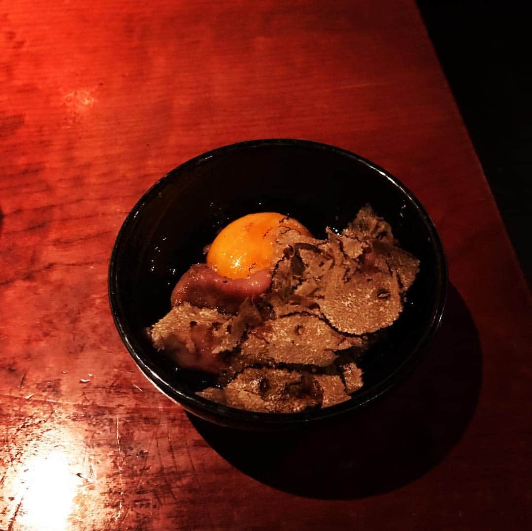 西村文男さんのインスタグラム写真 - (西村文男Instagram)「ご褒美と記念に買ったバッグとよろにく。 フミログ3.92でございます。 焼肉屋でまさかのカツサンド。1番好きなのはトリュフ飯。#よろにく #ジルサンダー」10月23日 17時23分 - fumionishimura
