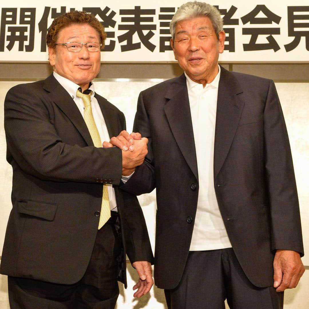 新日本プロレスさんのインスタグラム写真 - (新日本プロレスInstagram)「#BigSAKA and #TENRYU  #GiantBABA #ジャイアント馬場没20年追善興行 #王者の魂  #坂口征二 #天龍源一郎  #新日本プロレス #全日本プロレス #njpw #ajpw #prowrestling #プロレス」10月23日 17時55分 - njpw1972