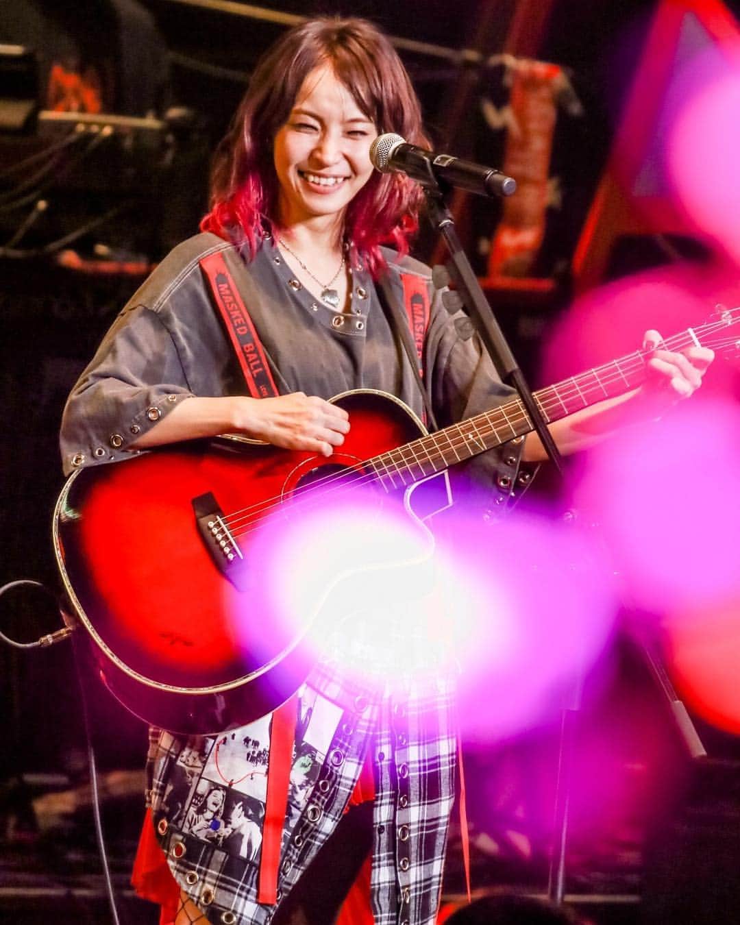 LiSAさんのインスタグラム写真 - (LiSAInstagram)「LiVE is Smile Always〜ASiA TOUR 2018〜［core］5本目 明日は名古屋センチュリーホールです。よろしくねっ☻ photo by. @vizkage  #LiSA #core #ホールツアー #名古屋」10月23日 18時00分 - xlisa_olivex