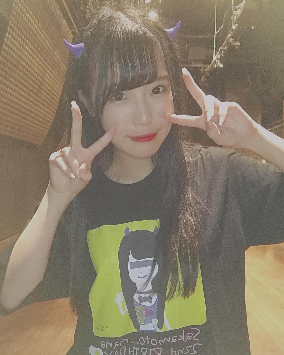 坂本舞菜のインスタグラム：「🍳💛 先週の土曜日に22歳の 生誕祭がありました👶🏻💛 ありがとうございました〜！！！ 楽しかった！！！！ 今年も全ユニット全曲入って 合計27曲やりました！！！ 最後の生誕祭、、( ; _ ; ) 生誕Tかわいいでしょ！ Tシャツだけ私がデザインしました✌︎」