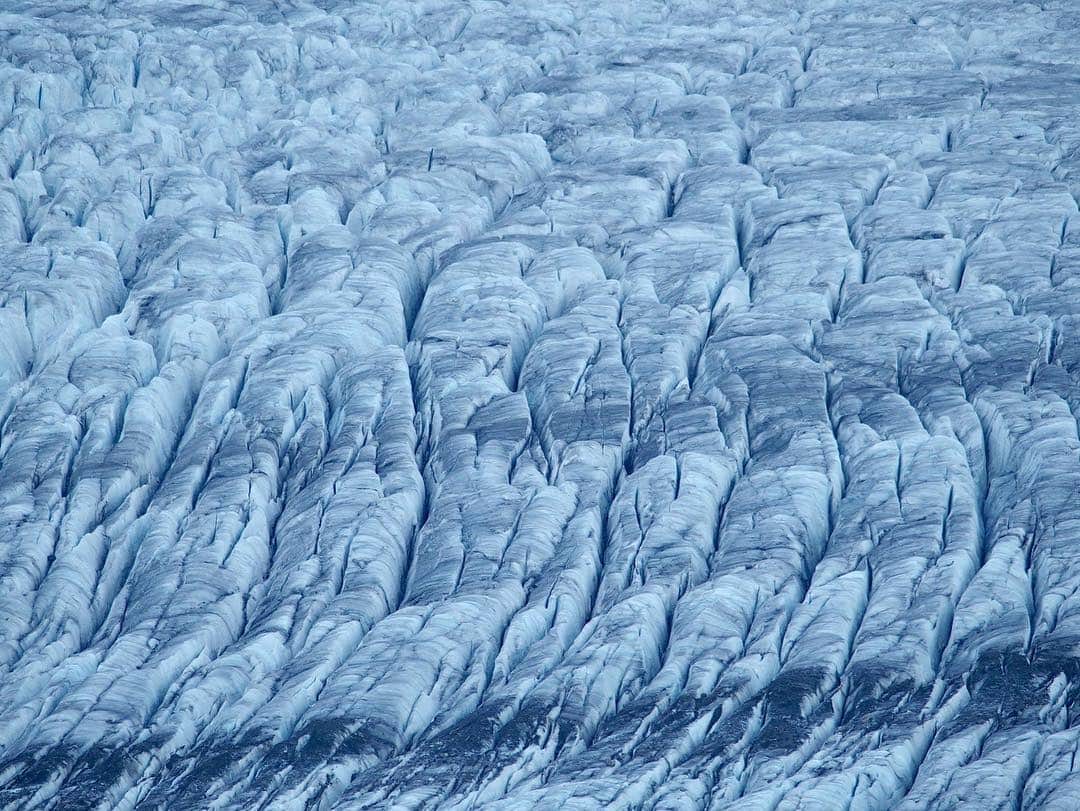 朝日放送「朝だ！生です旅サラダ」さんのインスタグラム写真 - (朝日放送「朝だ！生です旅サラダ」Instagram)「@aiaoki_officia #エッギスホルン山頂展望台 から見える、アレッチ氷河🏔🏞✨ アルプス最大の氷河なだけあって、その迫力には本当に圧倒されます😳✨✨ そこから少し岩山を登ると、氷河がさらに近くに💙💙💙 思わず寒さも忘れてしまうほどの #絶景 でした♥️ _ #アレッチ氷河 #GrosserAletschgletscher #圧倒される #迫力がある #アルプス最大 #最長の氷河 #スイス #Switzerland  _ #ABCテレビ #朝日放送テレビ #朝だ生です旅サラダ #旅サラダ #旅サラダガールズ #新サラダガールズ #8期生 #青木愛 #土曜 #あさ8時 #シンクロ 今は #アーティスティックスイミング #元日本代表 #海外 #旅  #travel #trip」10月23日 21時30分 - tabisalad