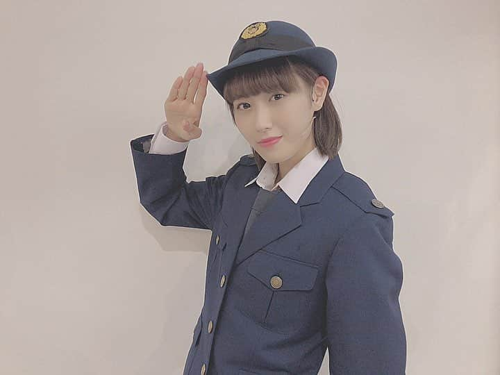 西潟茉莉奈さんのインスタグラム写真 - (西潟茉莉奈Instagram)「【舞台 マジムリ学園】 . ありがとうございました☺️💓 ドキドキでしたが、凄く楽しかったです😭！ . ドラマも観ていたので、こうして関わることが出来て幸せでした。 . そして、迫力があって、メンバーさんの演技にずっと釘付けでした。 . すっっっごいかっこよかったです。舞台っていいなぁ。 . そして、 今年、2回目の警察官👮🏻‍♀️🚔🚨(笑) . 制服よりもこっちのほうがしっくりくる気が...。(笑) . . #マジムリ学園 #舞台」10月23日 21時39分 - marina_1016.n