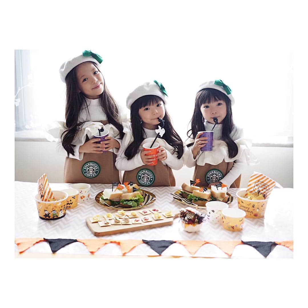 Yukiさんのインスタグラム写真 - (YukiInstagram)「先日、イオンスタイルでお買い物した食品でHalloweenparty🎃✨ お友達とのハロウィンの予定もあって楽しみがいっぱいです💓  Halloweenに何を着ようか、なかなか決まらない三姉妹😂💓w  お買い物したトップバリュグリーンアイ フリーフロムの食品は成分も安心なので、気兼ねなく食事も楽しめそう❣️ トルティアチップスが100円以下なのに味もとっても美味しくて特に好評でした❣️ パンやハム、サンドイッチも安心成分で作れるのは嬉しかった💓  またゆっくりお買い物に行こうと思います(o^^o)  #トップバリュグリーンアイ  #myhappygreen #フリーフロム #グリーンアイpr」10月23日 21時45分 - yukikuu96