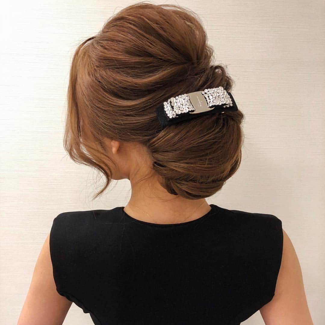 【美品】フェラガモ　バレッタ　ブラック×ゴールド バレッタ - ウィメンズ | Ferragamo