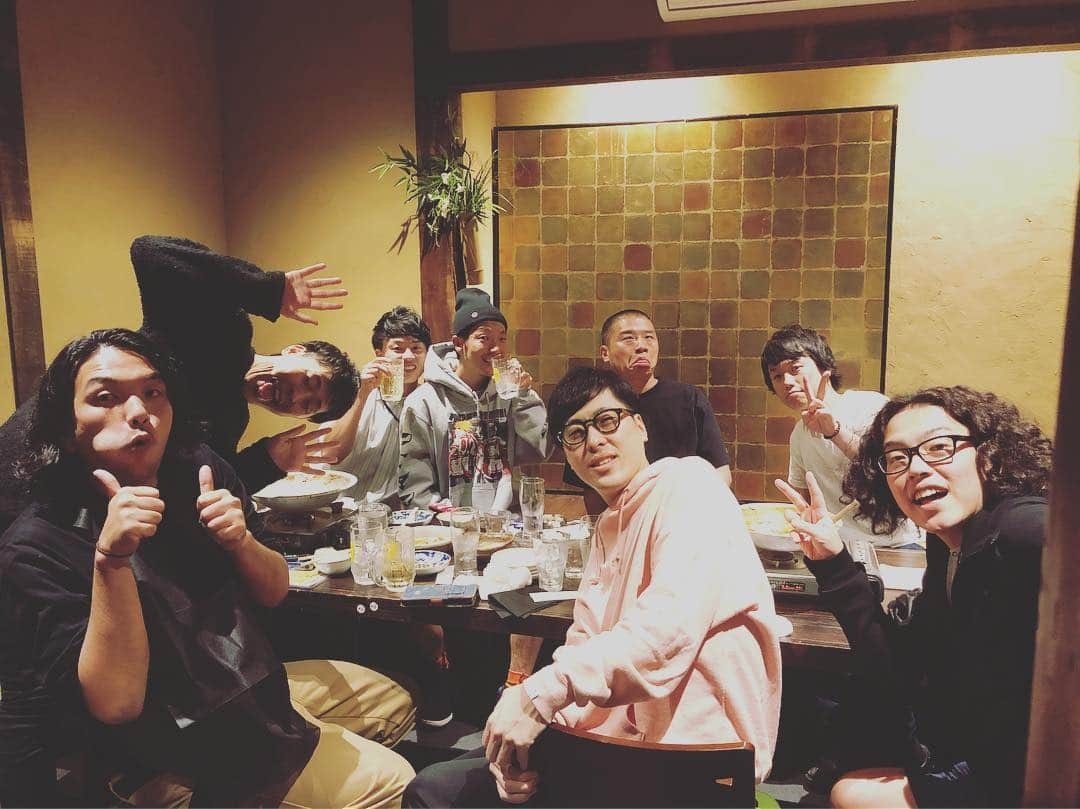 秋山賢太さんのインスタグラム写真 - (秋山賢太Instagram)「今日は三木会。元マネージャーの三木君との楽しい会。学天即の四条ちゃん、吉田たち、見取り図、アキナ参加です！楽しかったです！あーー、笑った。 #学天即四条  #吉田たち #見取り図 #アキナ」10月24日 1時12分 - akiyama.0624