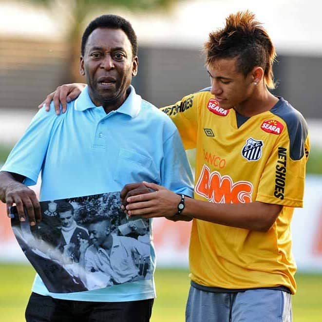 ネイマールさんのインスタグラム写真 - (ネイマールInstagram)「Vida longa ao Rei 👑  Parabéns !!! @pele . 📸 @ivanstorti」10月24日 1時32分 - neymarjr