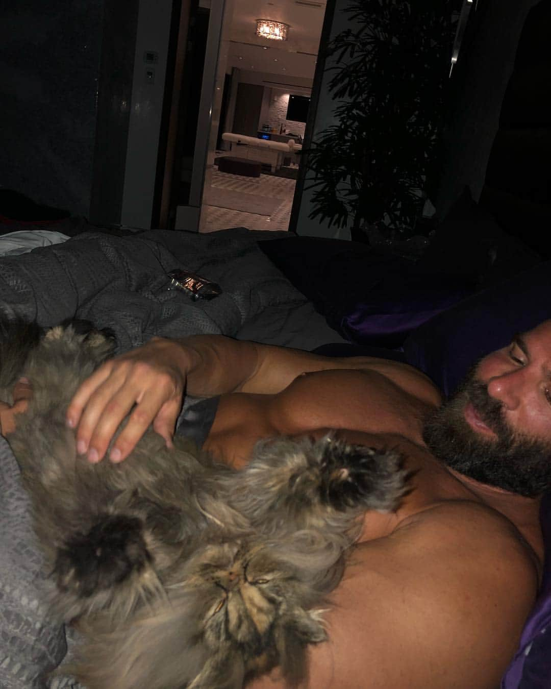 ダン・ビルツァーアンさんのインスタグラム写真 - (ダン・ビルツァーアンInstagram)「Love of my life」10月24日 19時17分 - danbilzerian