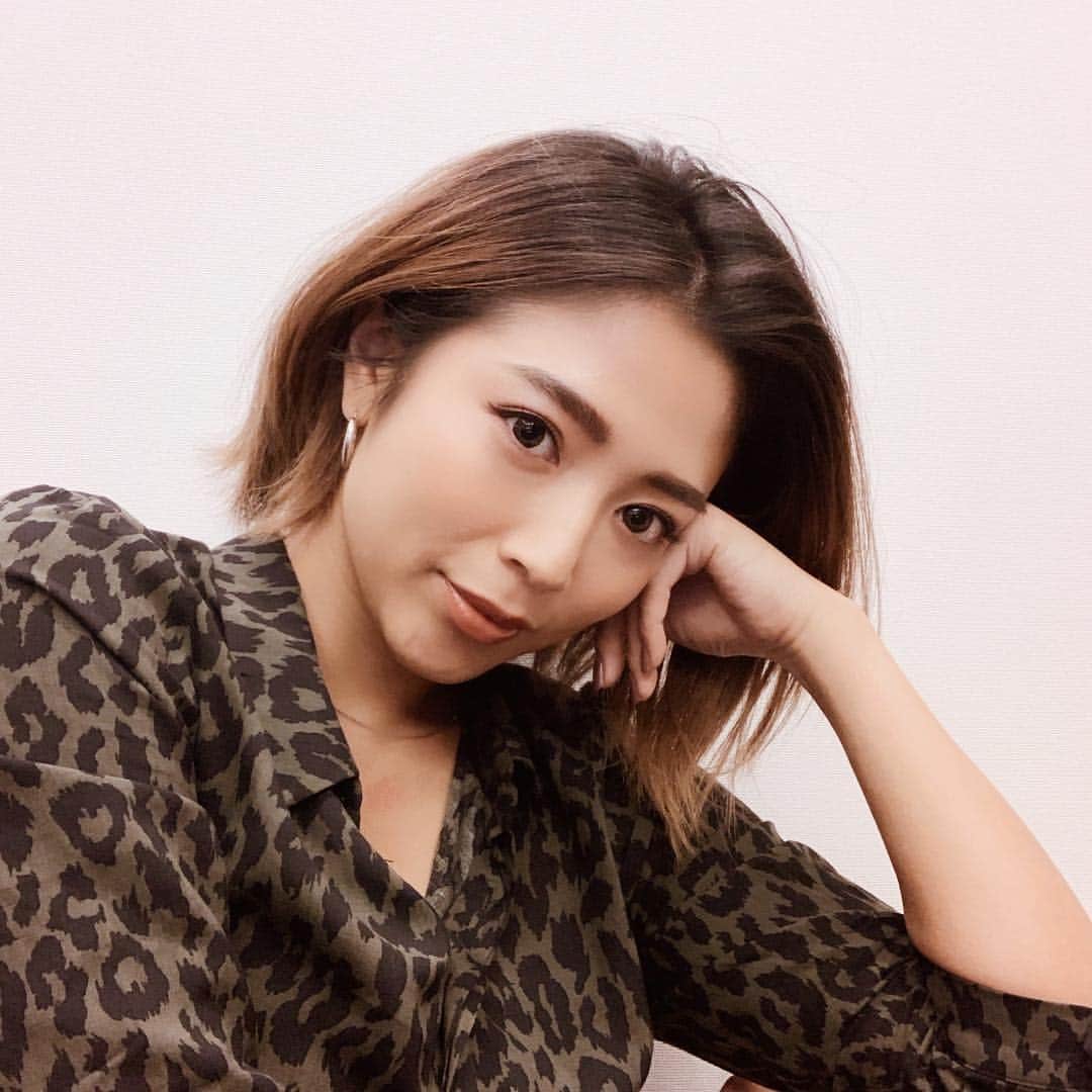 今井華さんのインスタグラム写真 今井華instagram Unframeの パープルグロスが 今使ってるmacのトープと相性ぴったり ニュアンスカラーのグロスは 普段使ってるリップに 重ねるだけで 飽きずに 遊べていいよね Unframe Flowfushi Supportedbyflowfushi