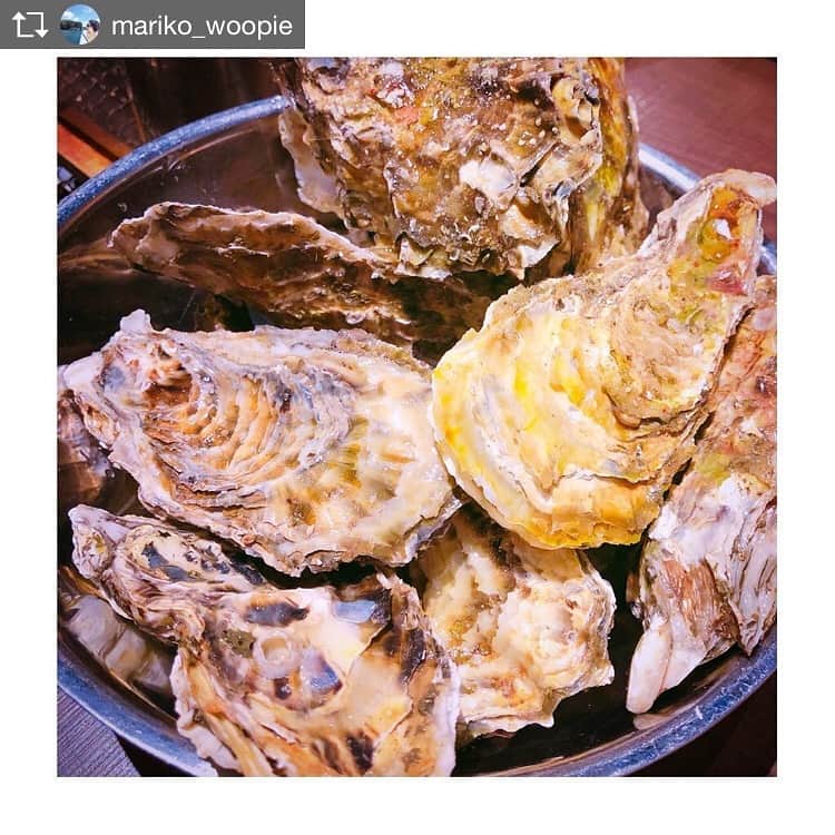 KAKIGIRL（カキガール）さんのインスタグラム写真 - (KAKIGIRL（カキガール）Instagram)「カキガール定例会！ . Repost from @mariko_woopie @TopRankRepost #TopRankRepost ✩ #焼き牡蠣 . . 今度はどっさり焼き牡蠣✨ えへへ♥️ . . ┈┈┈┈┈┈┈┈┈┈ ❁ ❁ ❁ ┈┈┈┈┈┈┈┈┈┈┈ . . 食べるの大好き！牡蠣大好きなので... 牡蠣の魅力を発信する #カキガール( @kakigirl.info ) 私もメンバーとして活動させていただいております(*´ω`*) . . そして、なんと！ オイスターバーチェーンで有名なジャックポットさんから カキガールに生牡蠣全部半額クーポンをプレゼント！ という素敵なご提案をいただき、 オトクに牡蠣をいただける事に😋 . なんとっ！ 焼き牡蠣も半額になります♡ カキガールで良かった🌈 💜 🌈 . . . . えー！いいなーと思った牡蠣好きな人😆💕✋ . . 今カキガールでは @campfire_jp にて クラウドファンディングを掲載中です♪ . 個人の支援者向けでオススメなのが ジャックポット系列で11-12月の牡蠣シーズンに 回数無制限で生牡蠣が半額になるもの✨ . もちろん、同伴者もOK！ 牡蠣が好きなメンズでも購入できます😄✨ . . 一口3500円で、 ひとり2000円分食べたら、4 人で行って1回で元が取れちゃいます♪👍💕 . . その他、牡蠣を取り扱う店舗さん向けの支援内容も✨ . . ぜひ、応援＆宣伝いただけたら嬉しいです🙌🙌 . . ※詳細はカキガールのプロフィールTOPのリンクへ👀✨ ※カキガールに来て欲しい！というお店様も募集中です♡ 牡蠣の専門店でなくても大丈夫です✨ 気になった方はDMでもコメントでもお気軽にご連ください！ . . ┈┈┈┈┈┈┈┈┈┈ ❁ ❁ ❁ ┈┈┈┈┈┈┈┈┈┈┈ . #カキガール #KAKIGIRL #牡蠣ガール #牡蠣好き #牡蠣好き女子 #牡蠣 #oyster #オイスター #牡蠣好き #牡蠣大好き #メンバー募集 #クラウドファンディング #crowdfunding  #生牡蠣 #生牡蠣半額 #oysterlove #ジャックポット #かき小屋 #持ち込みok #女子会 #打ち合わせ #新橋 . . . #ファインダー越しの私の世界  #写メラマンmswp  #tonstagramer #tonstagram #トンスタグラマー #豚スタグラム」10月24日 10時25分 - kakigirl.info