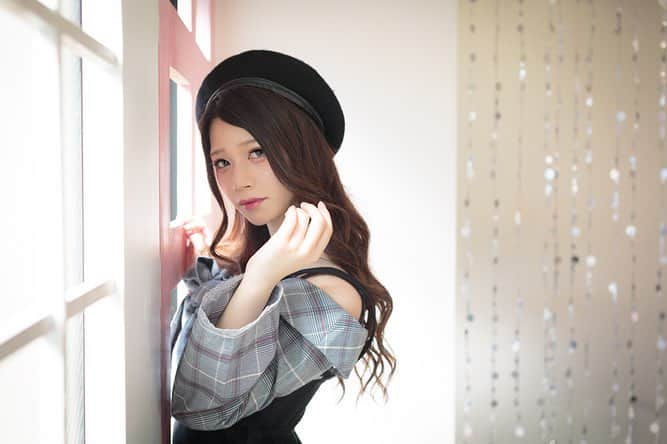小日向楓のインスタグラム：「･ ･ 撮影いってきます𓀠♪ ･ ･ #ポートレート #ポートレートモデル #被写体 #写真 #写真好きな人と繋がりたい #カメラ #EATME #fashion #model #portrait #photo #camera #canon #summer #sunset #japanesegirl #instagram #instagood #followme」
