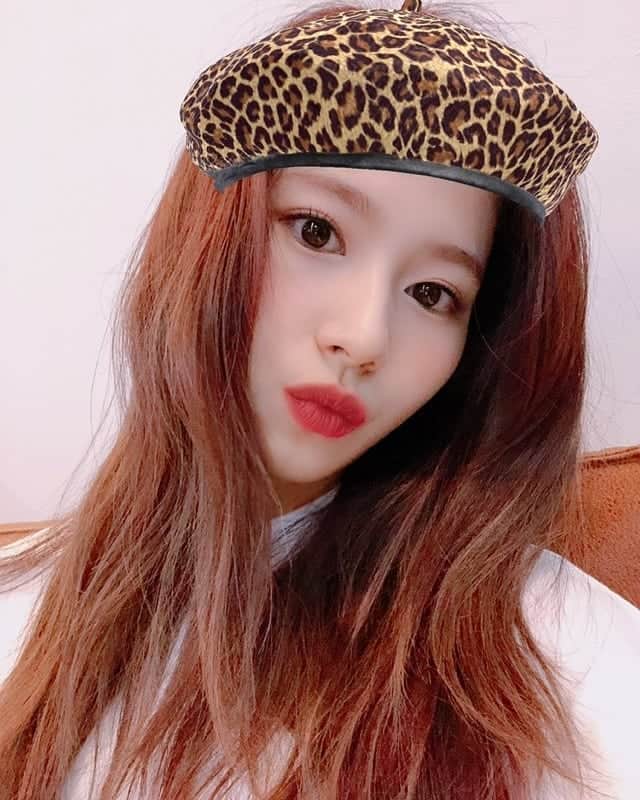 TWICEさんのインスタグラム写真 - (TWICEInstagram)「내가 지금 머하고있게에에유우웅ㅇ #내잔머리는오늘도열일중👼🏻🌱」10月24日 16時14分 - twicetagram