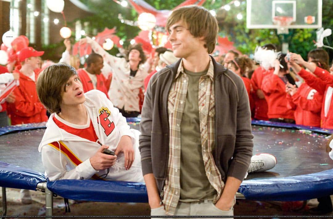 マット・プロコプのインスタグラム：「10 years?! It’s been 10 years since Jimmie “Rocket Man” Zara hit the game winning shot and saved Sharpay from singing “Miles and miles apart” for an hour straight.  Thank you #wildcats for an incredible ride. You’ve been some of the best fans imaginable.  And a huge thank you to @kennyortegablog for believing in me when I was scared beyond belief 😂  #HSM3 #10years #whatteam」