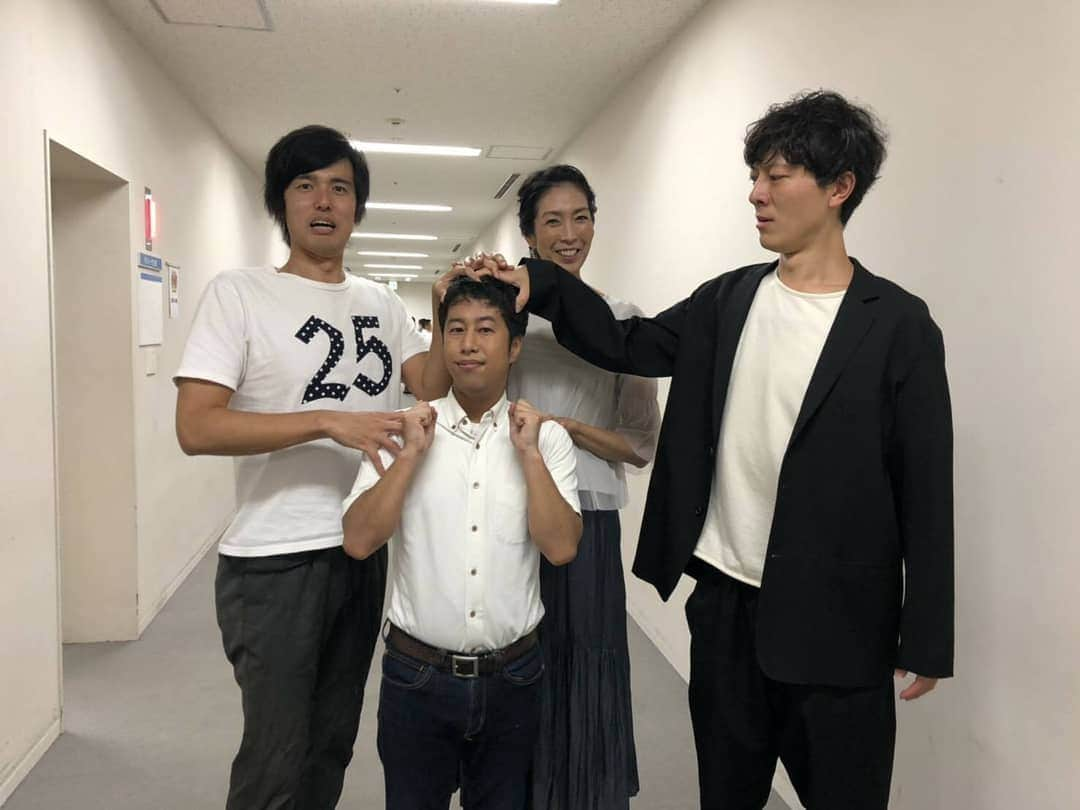 井口浩之さんのインスタグラム写真 - (井口浩之Instagram)「本日はAbemaTVの番組収録でした！！！ 楽屋の前で大きい人たちに囲まれました(>_<) #Abema #大林素子さん #ギース尾関さん #ジグザグジギー池田さん #異世界」10月24日 21時37分 - westiguchi