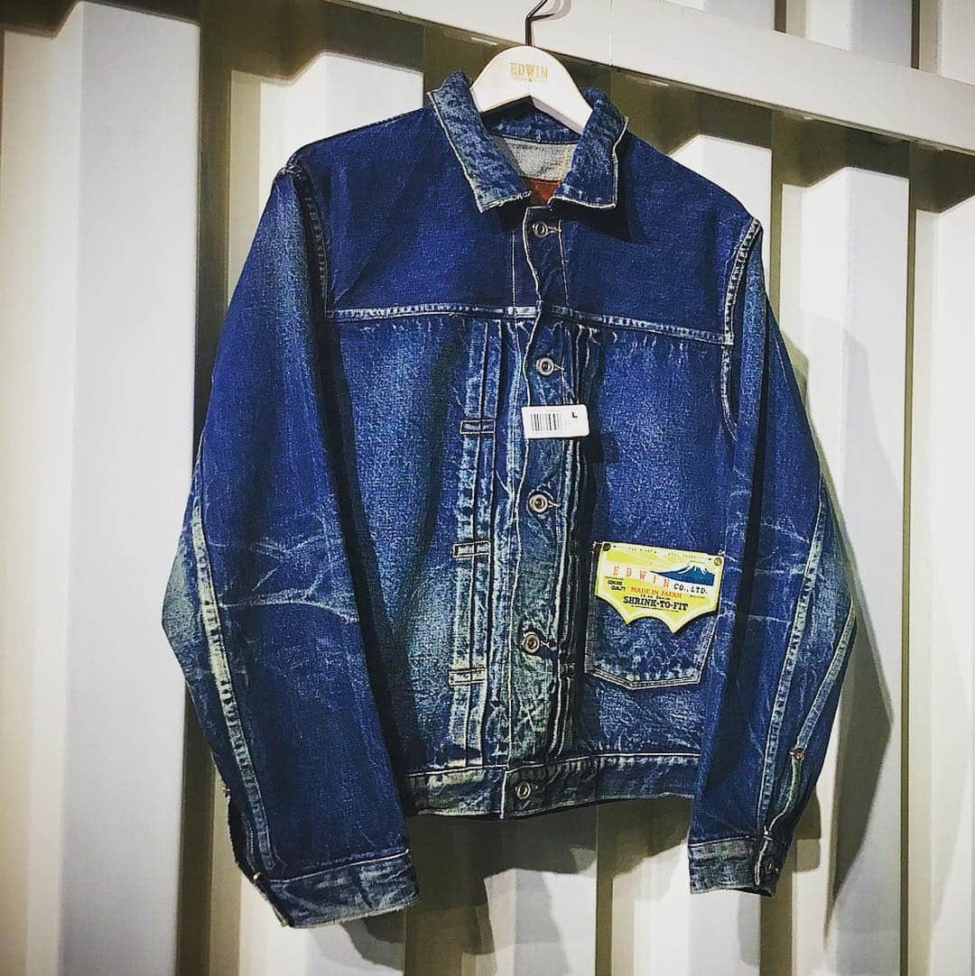 EDWINさんのインスタグラム写真 - (EDWINInstagram)「🍁👖#denimjacket  #gジャン  #Repost @edwin_denim_galaxy ・・・ . 【Vintage XXX 20's JACKET】 . 型番:51920 color:used(126) prices：¥35,000+tax size:S.M.L.XL. . ⚠︎カラーによってサイズが揃ってない場合がございます⚠︎ . . 【Vintage XXX 40's JACKET】 . 型番:51940 color:used(126) prices：¥35,000+tax size:S.M.L.XL. . ⚠︎カラーによってサイズが揃ってない場合がございます⚠︎ . . 【Vintage XXX 50's JACKET】 . 型番:51950 color:used(126) prices：¥35,000+tax size:S.M.L.XL. . ⚠︎カラーによってサイズが揃ってない場合がございます⚠︎ . . #edwin #edwin_japan #edwin_denim_galaxy_nippori #denim #jeans #lee #alphaindustries #wrangler #something #fashion #insta #instagram #instagood #instalike #instafashion #instaphoto #japan #madeinjapan #ファッション #コーディネート #日本 #東京 #エドウイン #エドウインデニムギャラクシー日暮里 #デニムジャケット #gジャン #トレンド #日暮里」10月24日 21時54分 - edwin_japan