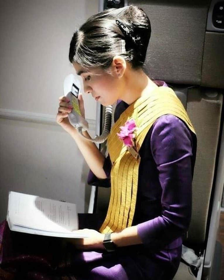 タイ航空さんのインスタグラム写真 - (タイ航空Instagram)「Not only the in-flight announcements of Royal Orchid Service sound beautiful, but they also look beautiful. In case you find our previous statement unbelievable, here is some proof. . Photo Credit: @korbualand . #ThaiAirways #TGCrew #TGStaff #FlightAttendants #CabinCrew #AirHostess #Stewardess」10月24日 22時06分 - thaiairways