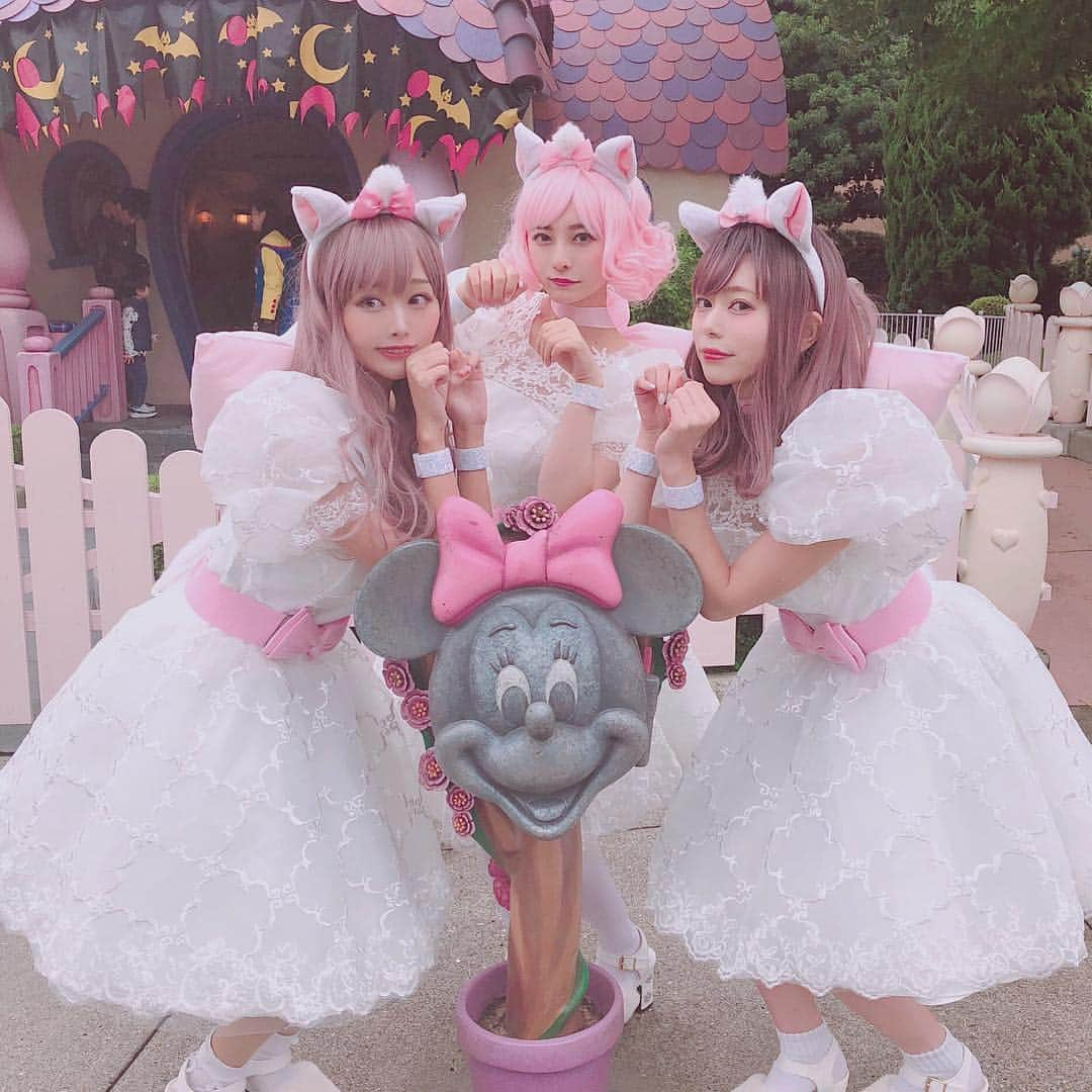 さきぼんさんのインスタグラム写真 - (さきぼんInstagram)「マリーちゃんまとめ🐈🎀 お気に入りだなぁ( ˘꒳˘) しっぽは大好きDAISO . . #disney #disneysea #ディズニー #ディズニーランド #東京ディズニーランド #tokyodisneyland #ポートレート #マリーちゃん仮装 #マリーちゃんコーデ #cat #おしゃれキャット #Dハロ #Dハロ仮装 #disneyworld #tokyodisneyresort #ハロウィン #halloween #ディズニープリンセス #マリーちゃん #センターストーリートコーヒーハウス #ディズニーハロウィン #さきぼんハロウィン🎃 #さきぼんディズニー#さきぼんHOT🥰」10月24日 22時28分 - sakibon69