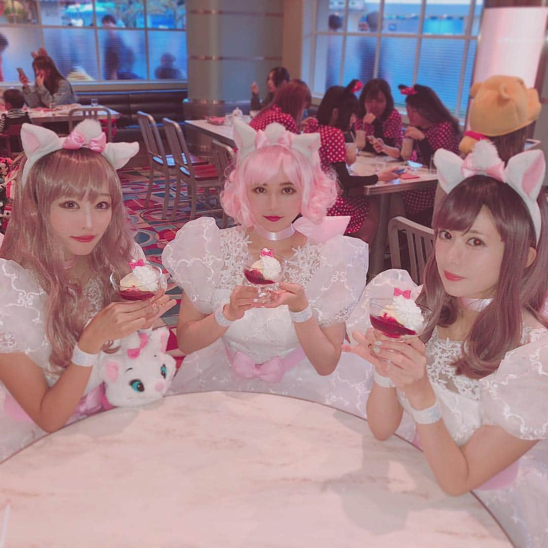 さきぼんさんのインスタグラム写真 - (さきぼんInstagram)「マリーちゃんまとめ🐈🎀 お気に入りだなぁ( ˘꒳˘) しっぽは大好きDAISO . . #disney #disneysea #ディズニー #ディズニーランド #東京ディズニーランド #tokyodisneyland #ポートレート #マリーちゃん仮装 #マリーちゃんコーデ #cat #おしゃれキャット #Dハロ #Dハロ仮装 #disneyworld #tokyodisneyresort #ハロウィン #halloween #ディズニープリンセス #マリーちゃん #センターストーリートコーヒーハウス #ディズニーハロウィン #さきぼんハロウィン🎃 #さきぼんディズニー#さきぼんHOT🥰」10月24日 22時28分 - sakibon69