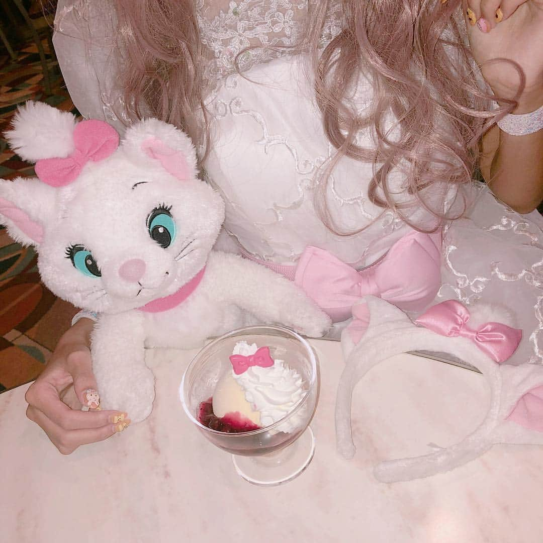 さきぼんさんのインスタグラム写真 - (さきぼんInstagram)「マリーちゃんまとめ🐈🎀 お気に入りだなぁ( ˘꒳˘) しっぽは大好きDAISO . . #disney #disneysea #ディズニー #ディズニーランド #東京ディズニーランド #tokyodisneyland #ポートレート #マリーちゃん仮装 #マリーちゃんコーデ #cat #おしゃれキャット #Dハロ #Dハロ仮装 #disneyworld #tokyodisneyresort #ハロウィン #halloween #ディズニープリンセス #マリーちゃん #センターストーリートコーヒーハウス #ディズニーハロウィン #さきぼんハロウィン🎃 #さきぼんディズニー#さきぼんHOT🥰」10月24日 22時28分 - sakibon69