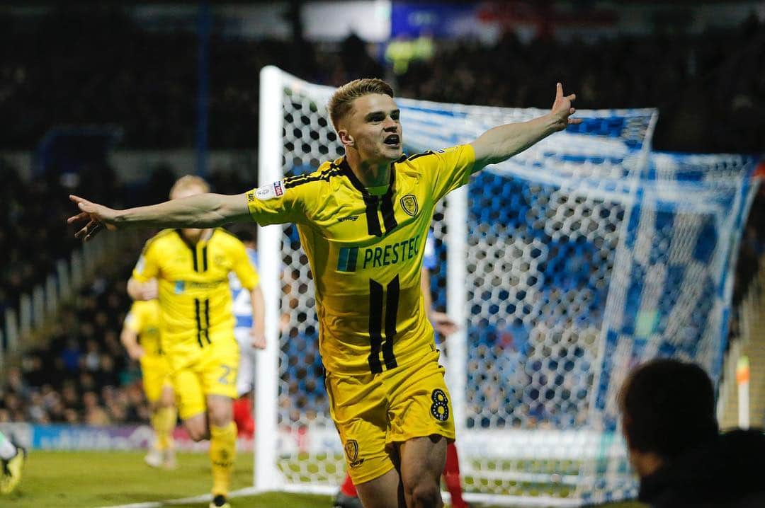 ジェイク・ヘスケスのインスタグラム：「Delighted to get my first goal for the club and a great point on the road! @officialburtonalbion」