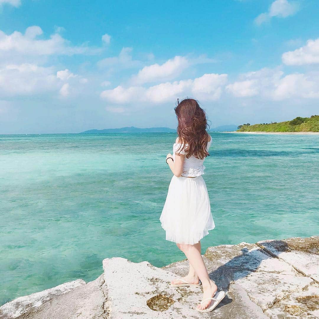 若林萌々さんのインスタグラム写真 - (若林萌々Instagram)「沖縄でいろんな海行った👒  1枚目. 西桟橋 2.3枚目.川平湾 4枚目.のばれ岬  1番西桟橋がステキだった🧚‍♀️ #西桟橋#沖縄#竹富島#石垣島#川平湾#のばれ岬」10月24日 23時50分 - wakabayashimomo