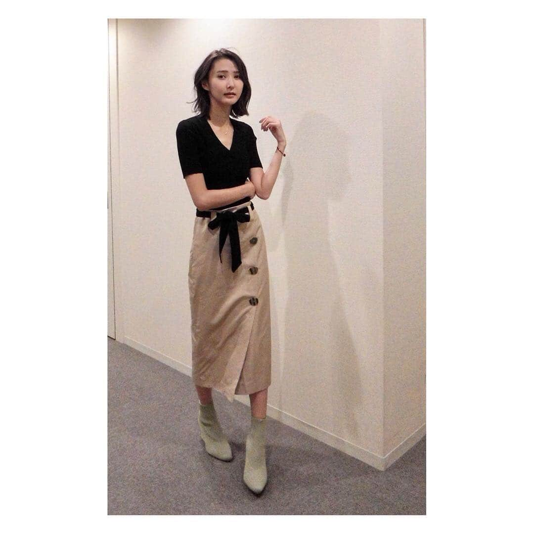 美優さんのインスタグラム写真 - (美優Instagram)「outfit... . ライダース#goldengoose  トップス#todayful  スカート#zara  ショートブーツ#sly ファーバッグ#elendeek」10月25日 12時31分 - miyu11_20