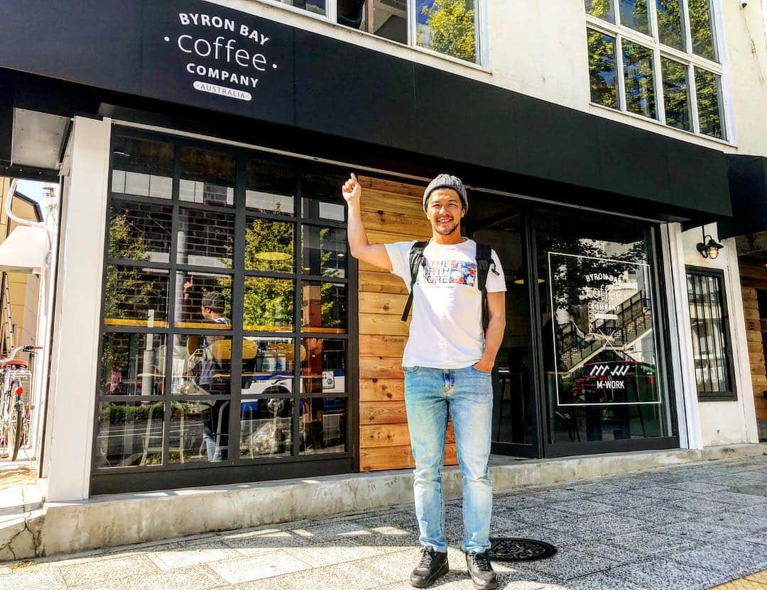 君島良夫のインスタグラム：「Byron bay coffee in Mito☕️👌🏻 松尾勝己さん(@katsmatsuo )が手掛けるバイロンベイコーヒーが我が地元水戸に出店！珠玉のFlat whiteが飲めます🤤来年は茨城国体もあり水戸にも注目が集まりますね。都道府県魅力度ランキング万年最下位の茨城が革命を起こせるか！？ . #実際最下位がオイシイのは事実 #1位か最下位 #0か100か #最下位希望 #正面健司風ハッシュタグ #値打ちこきたい @shomenkenji10_15」