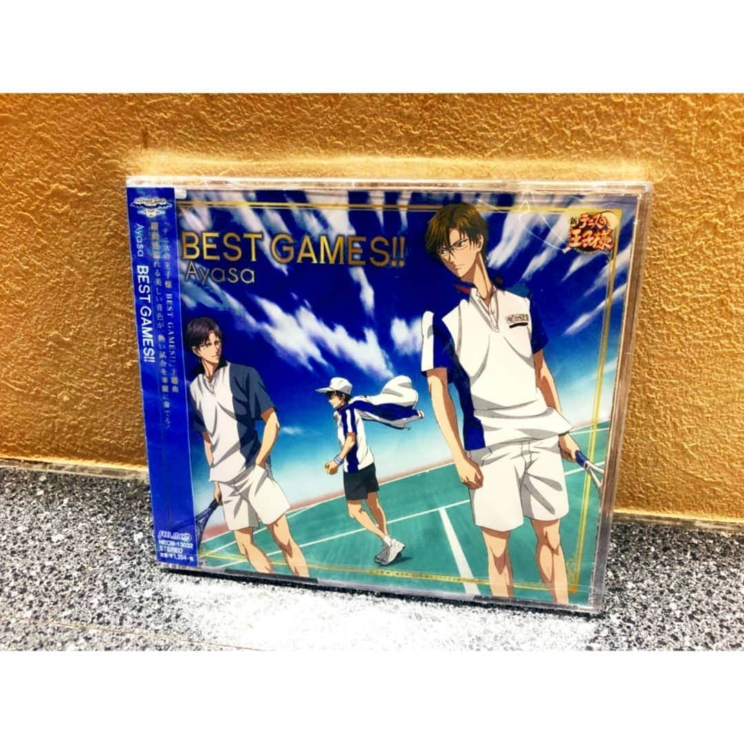 AYASAさんのインスタグラム写真 - (AYASAInstagram)「Instagramにアップするのが1日遅れてしまいましたが💦 10月24日に OVA「テニスの王子様 BEST GAMES!! 手塚 VS 跡部」 主題曲『BEST GAMES!!』 リリースさせていただきました💿✨✨ ・ アニヲタになって早十数年...まさか自分がアニメの、しかもテニプリの主題曲を担当させていただける日がくるなんて😢💓 しかもしかもテニプリといえば自分が中学生時代第一次ヲタフィーバーしてるときの大人気作品✨✨✨ 本当に幸せです❤️ 感謝しかありません( ´•̥̥̥ω•̥̥̥`)❤️ ・ 主題曲はもちろん、手塚先輩と跡部様のソロ曲もカバーさせていただいております👑 お二人のイケボ...失礼。お声ではないですが、少しでも原曲のかっこよさをお届けできたらという願い...というか最早念(笑)を込めて弾かせていただいたので、こちらも楽しんで聴いていただけたら喜びます(*´ω`*) ・ もちろん『BEST GAMES!!』もねっっ☀️🎾 ちなみに『BEST GAMES!!』には音源ver.ならではの必聴ポイントもありますよ😎💓 (引き続き配信もしております🎶) これからもライブで沢山弾いていきますゆえ、今まで以上に✨一緒に全力で楽しみましょう😆😆😆 ・ ゲットしたよ報告、感想もお待ちしております💛💚 ・ ・ #テニスの王子様  #新テニスの王子様  #テニプリ #tenipuri  #bestgames  #neversurrender  #crosswithyou  #越前リョーマ  #手塚国光  #跡部景吾  #リリースしました ☀️🎾」10月25日 8時06分 - ayasa_doya