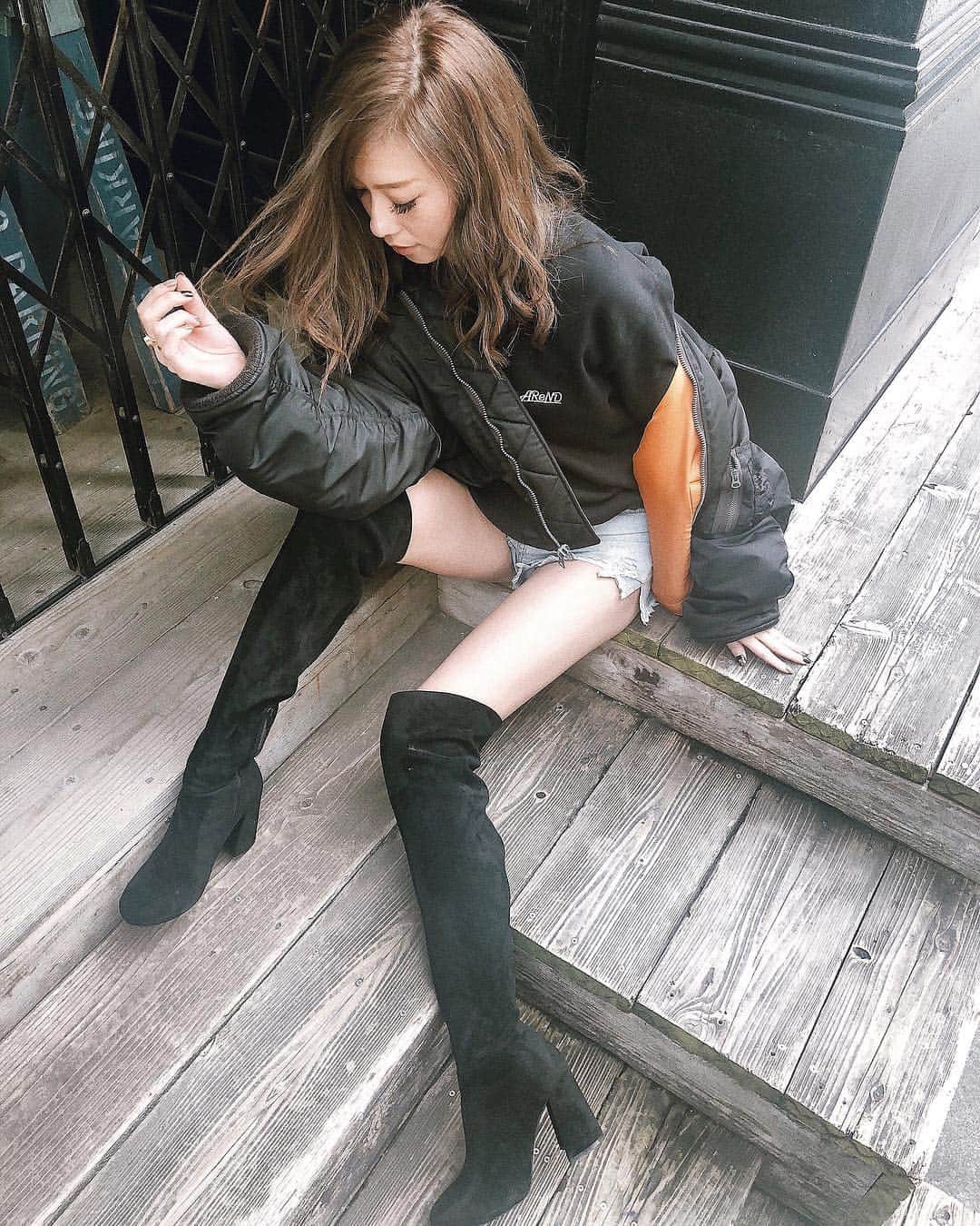 長谷川唯のインスタグラム：「・ ・ OOTD✔️✔️✔️ ma-1 @unused_inc  trainer @arend_official  denim @sly_official  shoes @snidel_official ・ ・ #fashion #ootd ##fashionista #code #instagood」