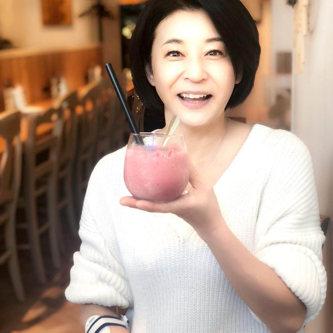 高嶋ちさ子さんのインスタグラム写真 - (高嶋ちさ子Instagram)「昼間野菜スムージーにしたから夜はめっちゃ肉」10月25日 22時27分 - chisakotakashima