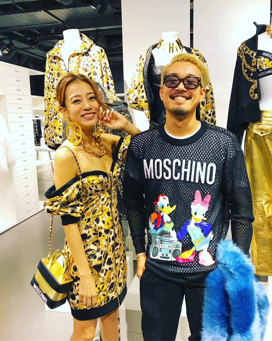 あびる優さんのインスタグラム写真 - (あびる優Instagram)「コラボ商品の発売が今から楽しみすぎる😍🎉 @moschino  @hm  #fashion#hm#moschino#HMOSCHINO#エイチアンドエム#モスキーノ#ファッション」10月25日 22時51分 - yuabiru74