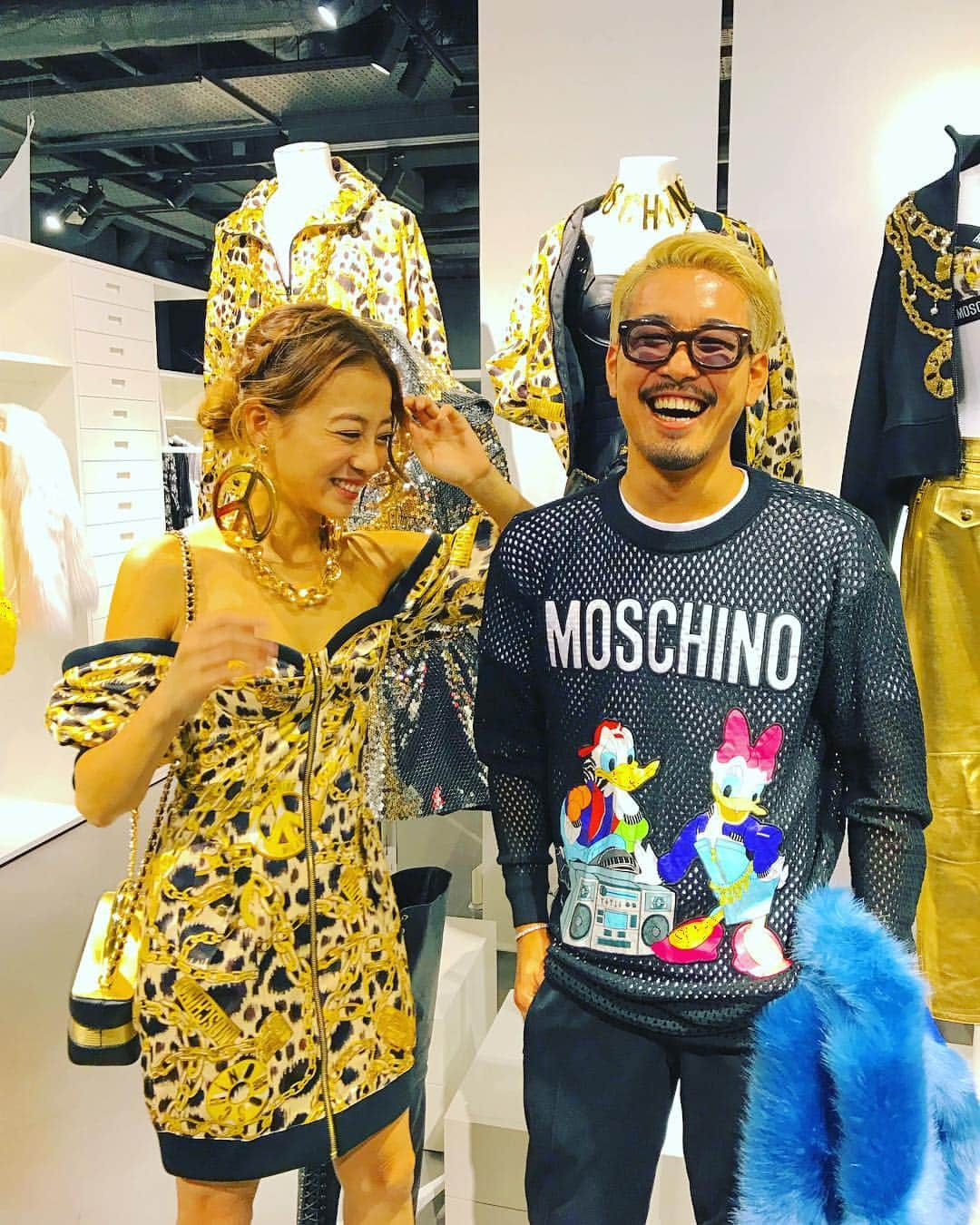 あびる優さんのインスタグラム写真 - (あびる優Instagram)「コラボ商品の発売が今から楽しみすぎる😍🎉 @moschino  @hm  #fashion#hm#moschino#HMOSCHINO#エイチアンドエム#モスキーノ#ファッション」10月25日 22時51分 - yuabiru74