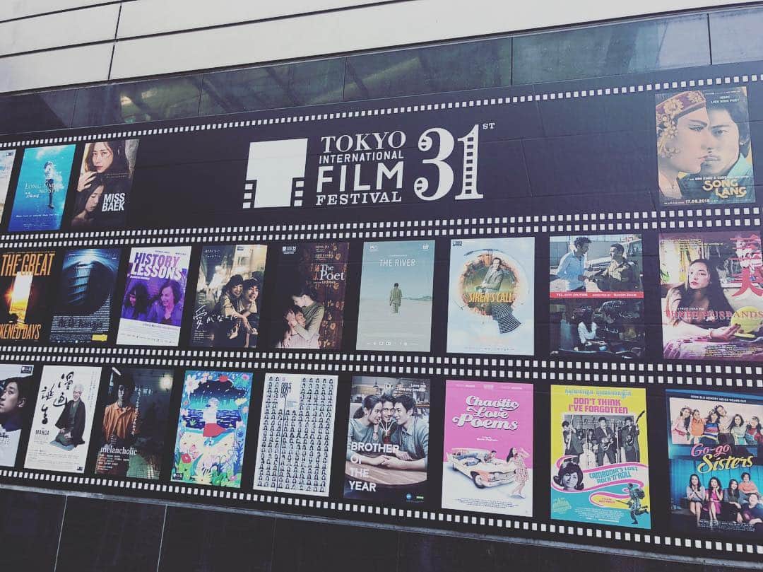 阿部優貴子さんのインスタグラム写真 - (阿部優貴子Instagram)「今日は朝からabemanews、担当してました！気持ちのいい秋晴れのけやき坂スタジオのまわりは、今日から始まる東京国際映画祭でにぎわってました🤣🎬🍂 #六本木けやき坂 #けやき坂スタジオ #東京国際映画祭#abematv #abemanews #このあとバラいろダンディもありますよ」10月25日 14時30分 - abe_yuki94
