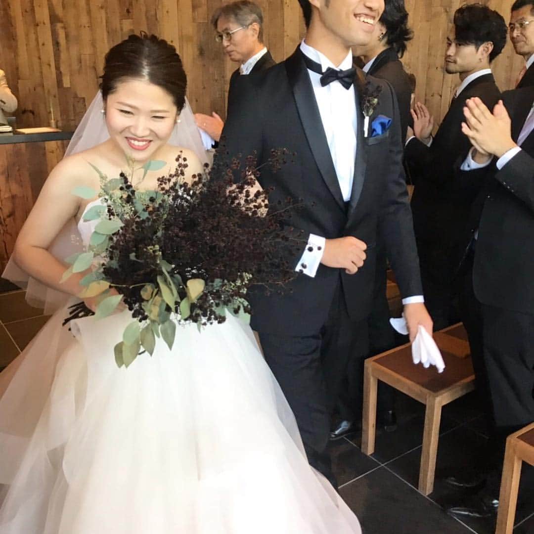 橋田昌実のインスタグラム：「ゆいやんの結婚式👨🏻👩🏻♥️﻿ ﻿ ﻿ ほっっんとステキで楽しい時間でした😘﻿ 一粒ぐらい泣いたとか強がってたけど普通に感動して泣いてたわ😂w﻿ ﻿ ﻿ おめでとう♥️﻿ ﻿ ﻿ ﻿ #ゆい婚﻿ #TRUNK﻿ #お酒に呑まれる私たち﻿ #ゆいやんのことだからサンクスバイトは絶対顔面ケーキさせられると思った﻿ #4次会で限界だったのが悔しい﻿ #はあ〜愛しい花嫁﻿ #みんなにも会えてうれしかった〜﻿」