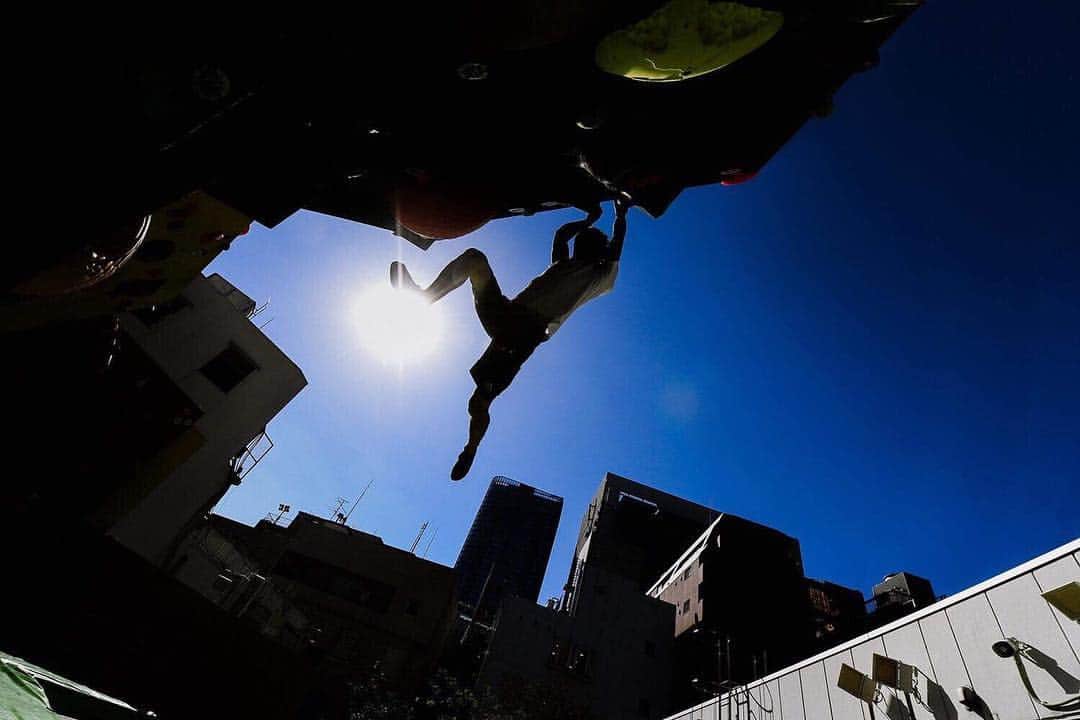 藤井快さんのインスタグラム写真 - (藤井快Instagram)「Flying in the sky @bpumptokyo . Thanks super cool photo @toksuede - めっちゃかっこいい！ ありがとうございます！！🤩 - 📷 @toksuede  #bpumptokyo #ryuvoelkel #tokyo #bouldering」10月26日 0時06分 - fujii_kokoro