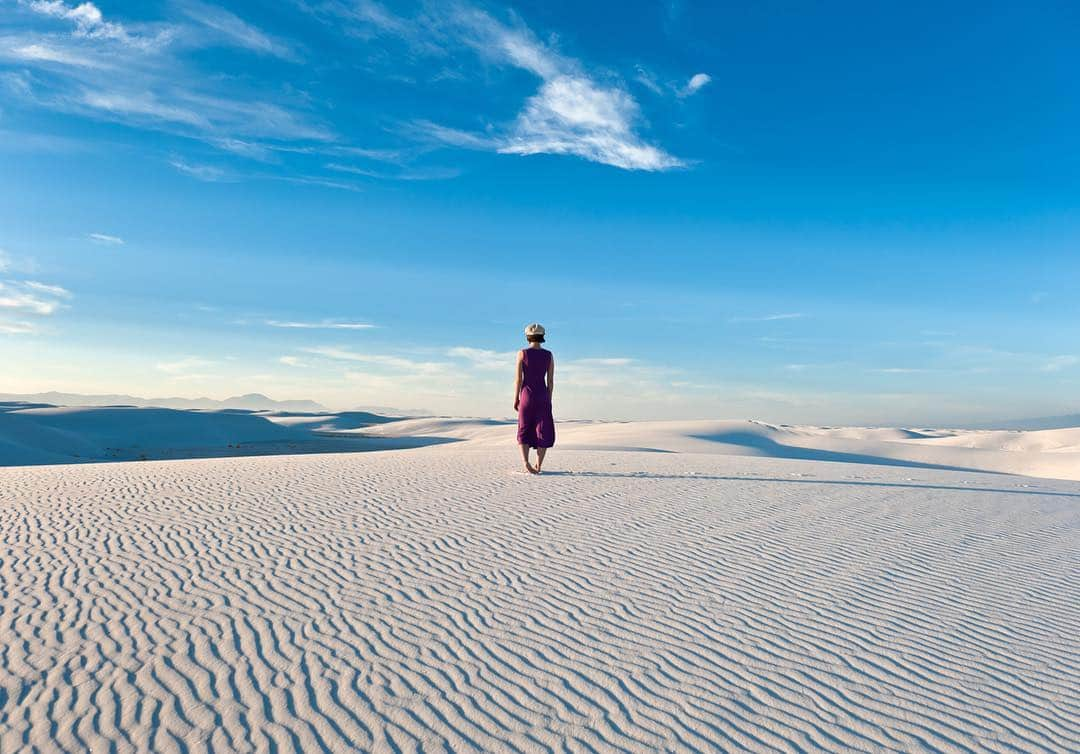 National Geographic Travelさんのインスタグラム写真 - (National Geographic TravelInstagram)「Photo by @michaelclarkphoto // I have been to White Sands National Monument every year for the last thirteen or fourteen years. It is my favorite park in all of New Mexico. Lots of images get posted from White Sands and that is because it feels like another world out there. In this image Katie Mast is taking it all in on a sand dune just next to our backcountry campsite. #whitesands #newmexico」10月26日 3時32分 - natgeotravel