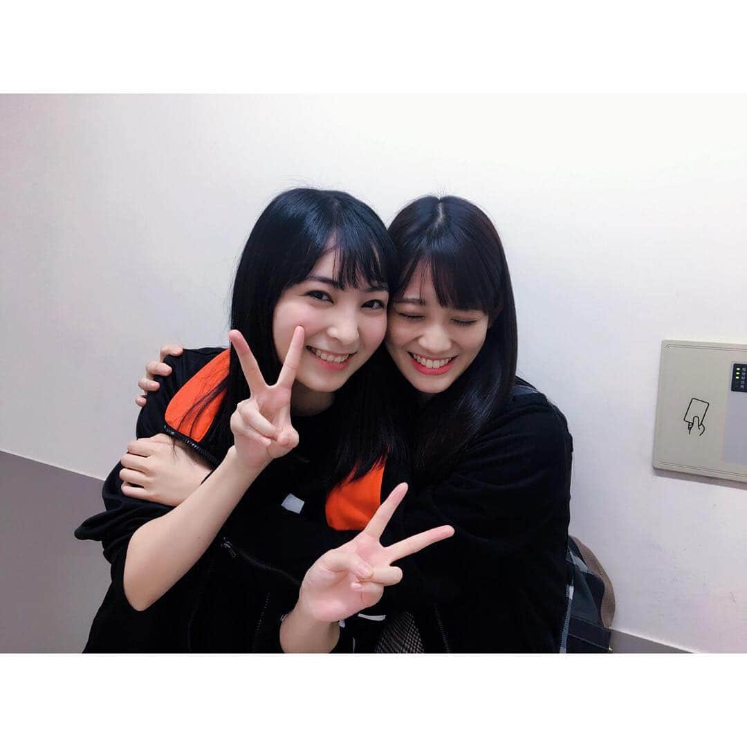 長尾寧音さんのインスタグラム写真 - (長尾寧音Instagram)「昨日は可愛いほのかちゃんが 来てくれたよ☺️ 楽しんでもらえたみたいで とっても嬉しかった😌❤️ 今日も1公演頑張ります😉  #演劇ハイキュー #最強の場所  #前髪事故」10月26日 12時34分 - nagaoshizune_official