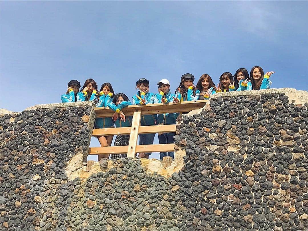 横町ももこさんのインスタグラム写真 - (横町ももこInstagram)「. 阿蘇山映え🌋 . #熊本#阿蘇#阿蘇山#世界一の火口#火口#view#mountview#mountaso#aso#mtaso#mountain#九州#熊本出張#熊本観光#レースクイーン#オートポリス#racequeen#RQ#supergt#pacificmermaids#パシフィックフェアリーズ#パシフィックマーメイズ#パシフィックパンサーガール#teampacific#japanesegirls#일본여자#インスタ映え#映え」10月26日 16時09分 - momochadayo